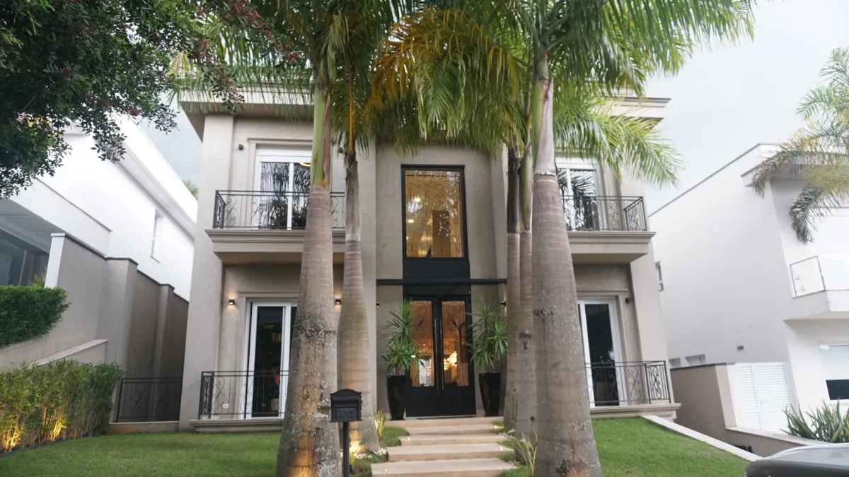 Casa no condomínio Residencial Genesis 1 para venda com 6 quartos, sendo 4 suítes, 577m²