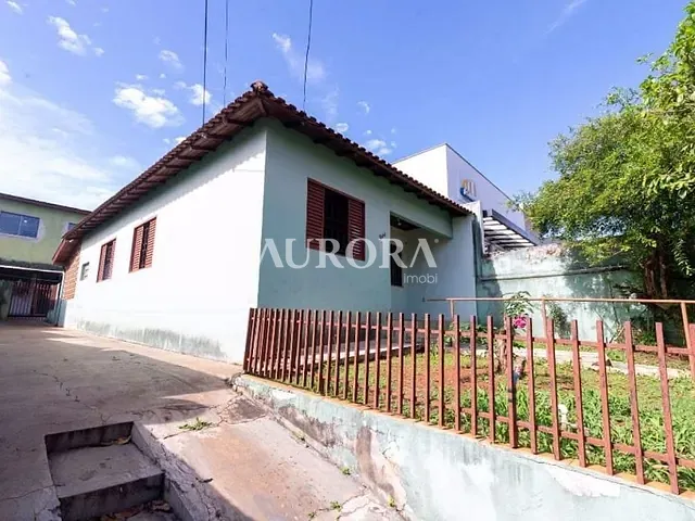 Casa com 275m² 3 quartos e 2 banheiros, para alugar, no bairro Ipanema em Londrina