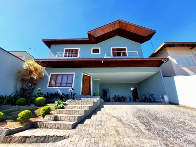 Casa com 252m² 4 quartos e 4 banheiros, à venda, no bairro Urbanova em São José dos Campos