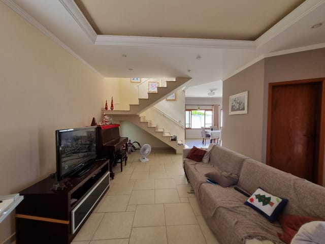 Casa com 252m² 4 quartos e 4 banheiros, à venda, no bairro Urbanova em São José dos Campos