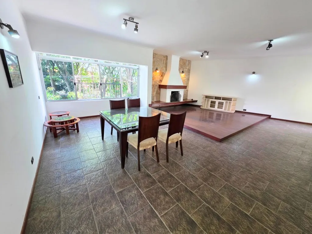 Casa para venda em Parque São Domingos com 3 quartos, sendo 3 suítes, 405m²