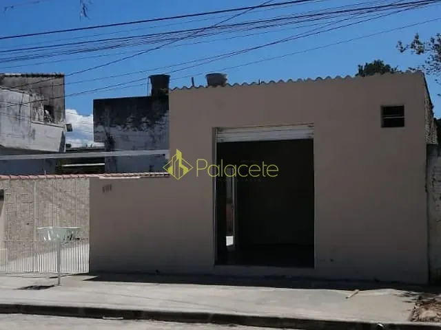 Casa 2 quartos e 3 banheiros, à venda, no bairro Frei Galvão em Potim