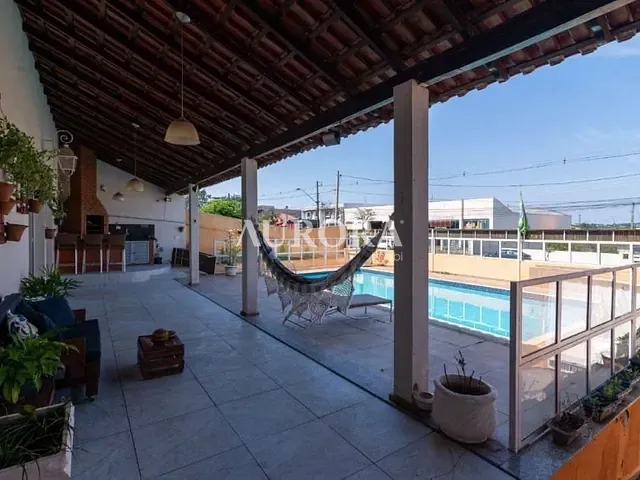 Casa com 525m² 3 quartos e 4 banheiros, à venda, no bairro Califórnia em Londrina
