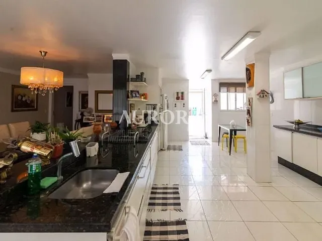Casa com 525m² 3 quartos e 4 banheiros, à venda, no bairro Califórnia em Londrina