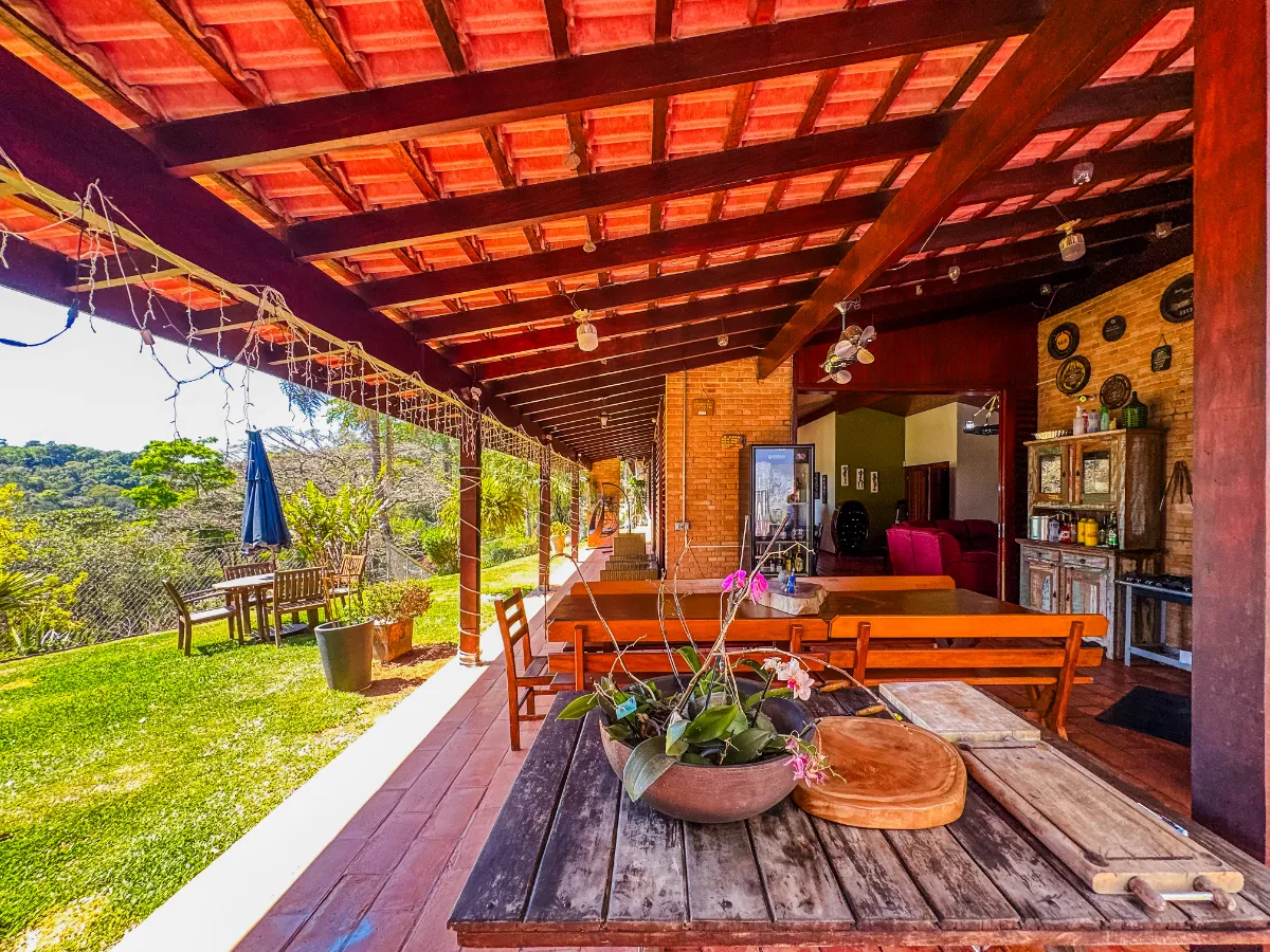 Casa no condomínio Parque Petrópolis para venda com 4 quartos, sendo 2 suítes, 510m²