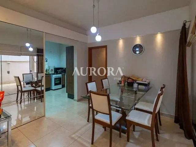 Casa com 317m² 4 quartos e 3 banheiros, à venda, no bairro Esperança em Londrina