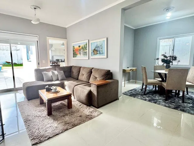 Casa com 180m² 3 quartos e 2 banheiros, à venda, no bairro Areal em Pelotas