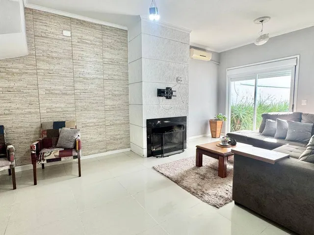 Casa com 180m² 3 quartos e 2 banheiros, à venda, no bairro Areal em Pelotas