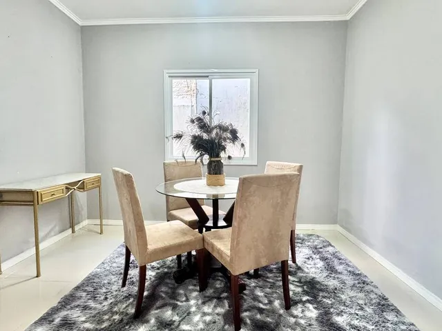 Casa com 180m² 3 quartos e 2 banheiros, à venda, no bairro Areal em Pelotas