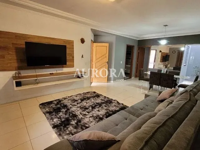Casa com 300m² 3 quartos e 3 banheiros, à venda, no bairro C. H. São Pedro em Londrina
