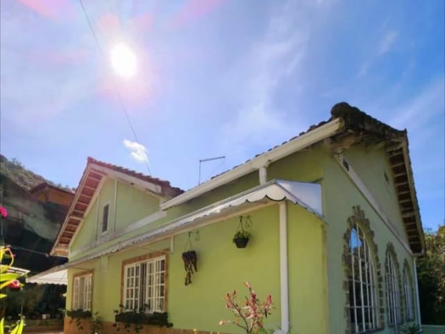 Casa 2 quartos e 1 banheiro, à venda, no bairro Centro em Petrópolis