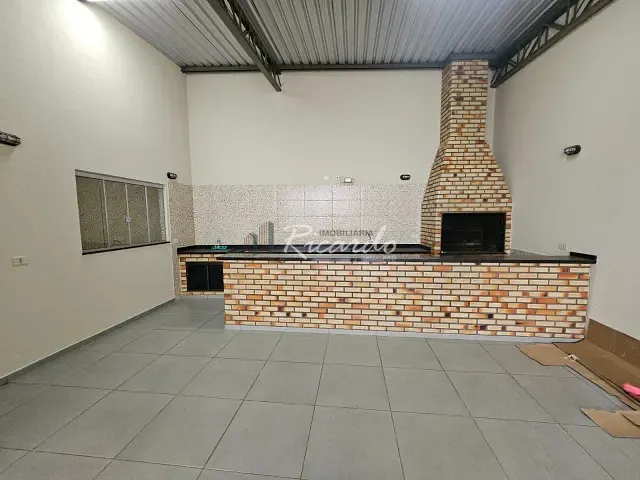 Casa 3 quartos e 3 banheiros, para alugar, no bairro Vila Araponguinha em Arapongas