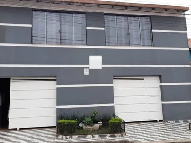 Casa 3 quartos e 3 banheiros, à venda, no bairro Residencial Colinas em Taubaté