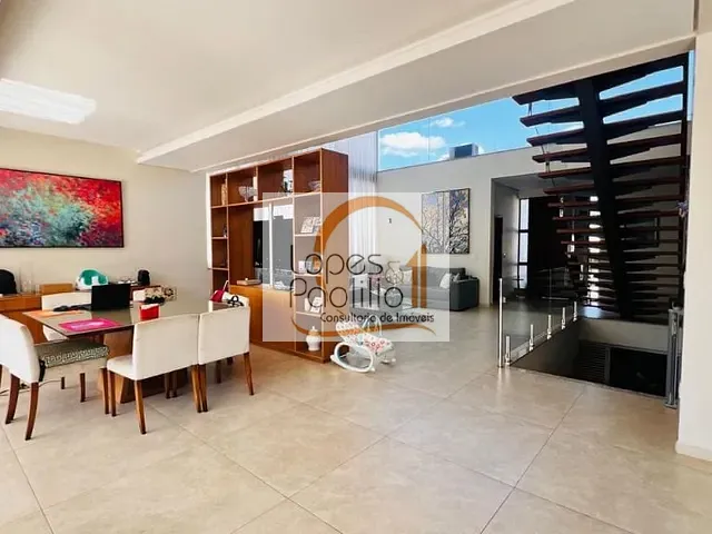 Casa com 450m² 4 quartos e 6 banheiros, à venda ou para alugar, no bairro Vila Helena em Atibaia