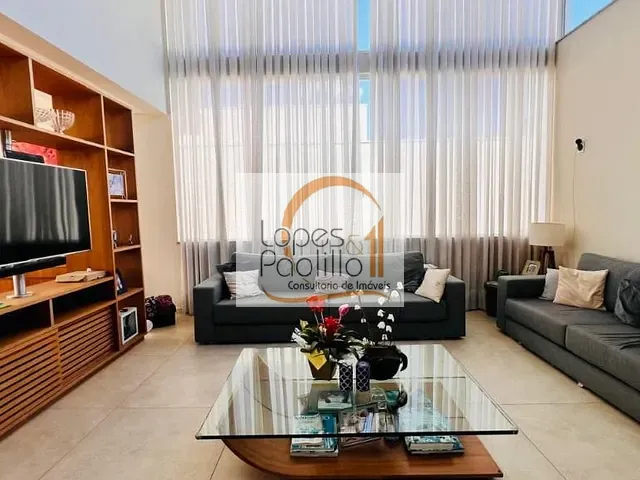 Casa com 450m² 4 quartos e 6 banheiros, à venda ou para alugar, no bairro Vila Helena em Atibaia