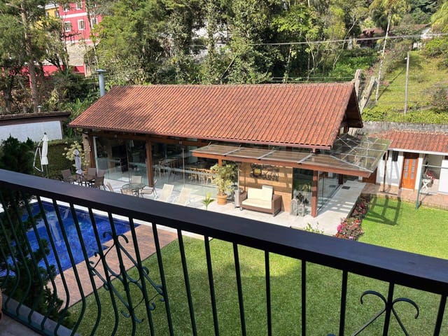 Casa com 4500m² 4 quartos e 4 banheiros, à venda, no bairro Quitandinha em Petrópolis