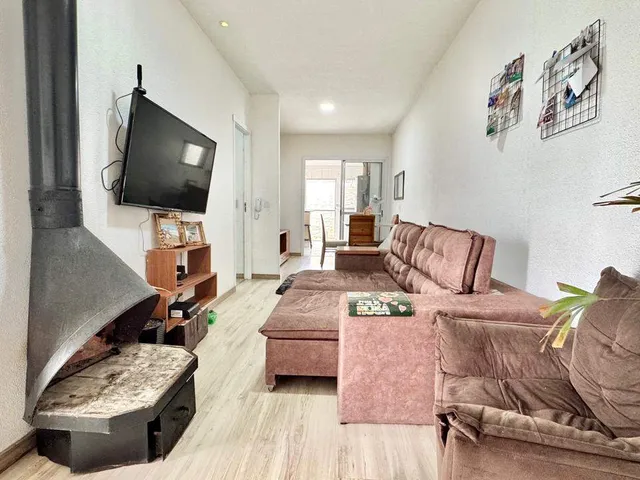 Casa com 63m² 2 quartos e 2 banheiros, à venda, no bairro Três Vendas em Pelotas