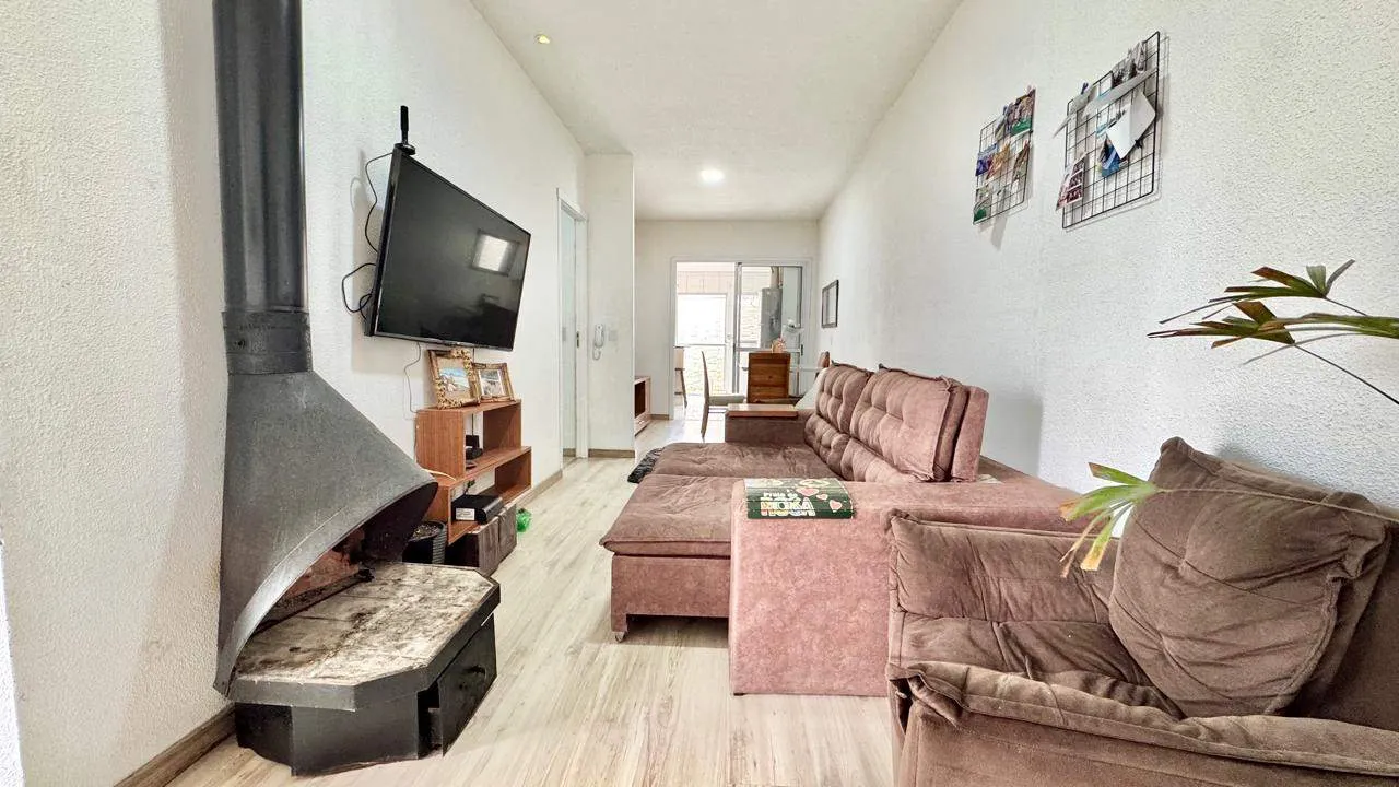 Casa à venda no Moradas Club 1, Três Vendas - 52 m², 2 quartos (ambos suítes), cozinha planejada e espaço gourmet com churrasqueira.