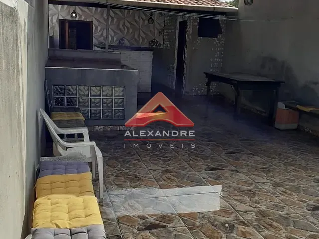 Casa com 125m² 3 quartos e 1 banheiro, à venda, no bairro Jardim Castanheira em São José dos Campos