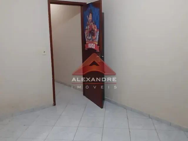 Casa com 125m² 3 quartos e 1 banheiro, à venda, no bairro Jardim Castanheira em São José dos Campos