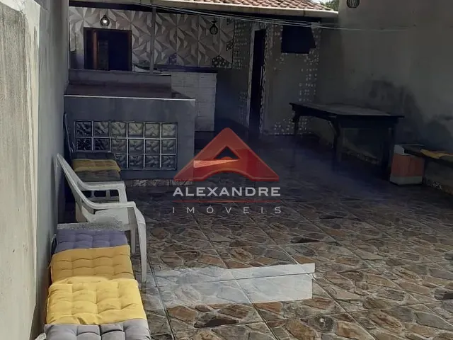 Casa com 125m² 3 quartos e 1 banheiro, à venda, no bairro Jardim Castanheira em São José dos Campos