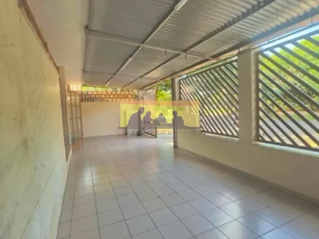 Casa com 256m² 3 quartos e 1 banheiro, para alugar, no bairro Jardim Santa Genebra II (Barao Geraldo) em Campinas