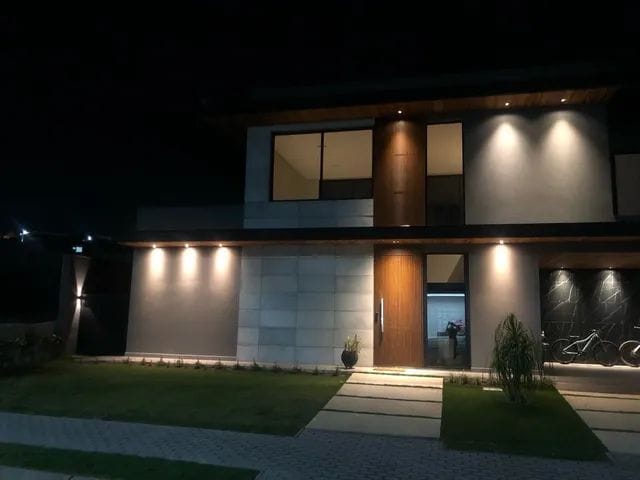 Casa com 600m² 3 quartos e 6 banheiros, à venda, no bairro Condomínio Residencial Colinas do Paratehy em São José dos Campos