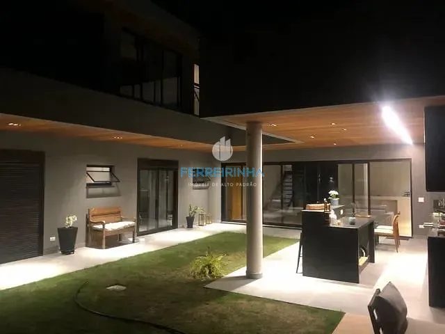 Casa com 600m² 3 quartos e 6 banheiros, à venda, no bairro Condomínio Residencial Colinas do Paratehy em São José dos Campos