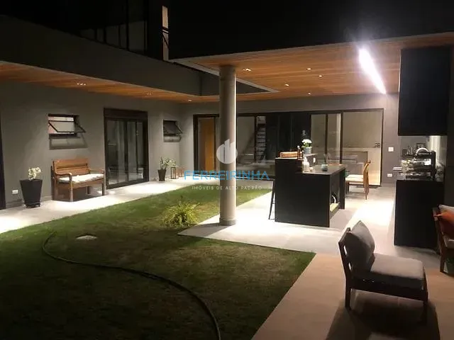 Casa com 600m² 3 quartos e 6 banheiros, à venda, no bairro Condomínio Residencial Colinas do Paratehy em São José dos Campos