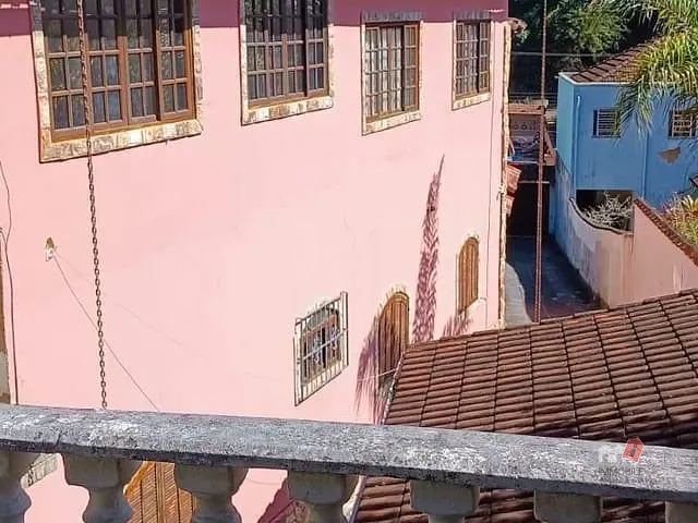 Casa com 5900m² 10 quartos e 2 banheiros, à venda, no bairro Vila Militar em Petrópolis