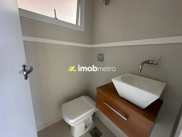 Casa com 455m² 4 quartos e 6 banheiros, à venda ou para alugar, no bairro Bairro Das Palmeiras em Campinas