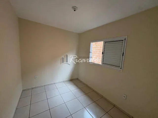 Casa com 160m² 2 quartos e 1 banheiro, à venda, no bairro Loteamento Bem Viver Arapongas em Arapongas