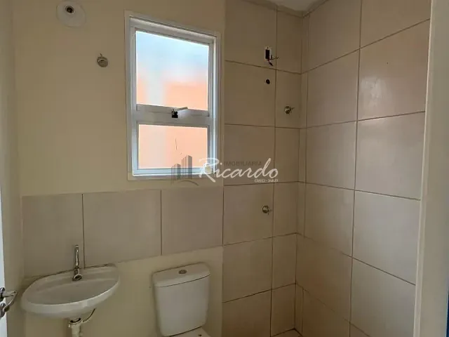 Casa com 160m² 2 quartos e 1 banheiro, à venda, no bairro Loteamento Bem Viver Arapongas em Arapongas