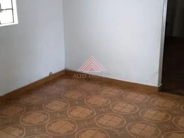 Casa com 330m² 3 quartos e 1 banheiro, à venda, no bairro Vila Nossa Senhora das Vitórias em Mauá