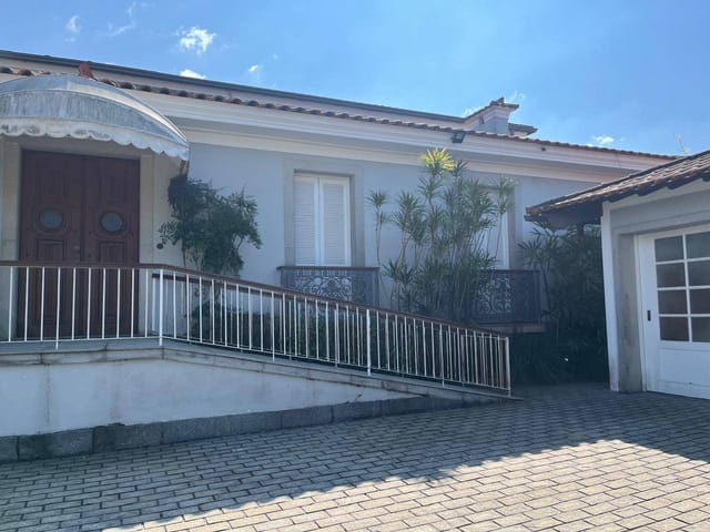 Casa com 700m² 5 quartos e 8 banheiros, à venda, no bairro Centro em Petrópolis