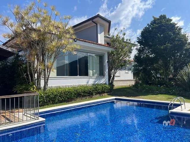 Casa com 700m² 5 quartos e 8 banheiros, à venda, no bairro Centro em Petrópolis