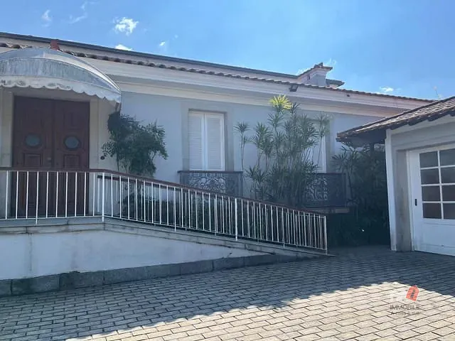 Casa com 700m² 5 quartos e 8 banheiros, à venda, no bairro Centro em Petrópolis
