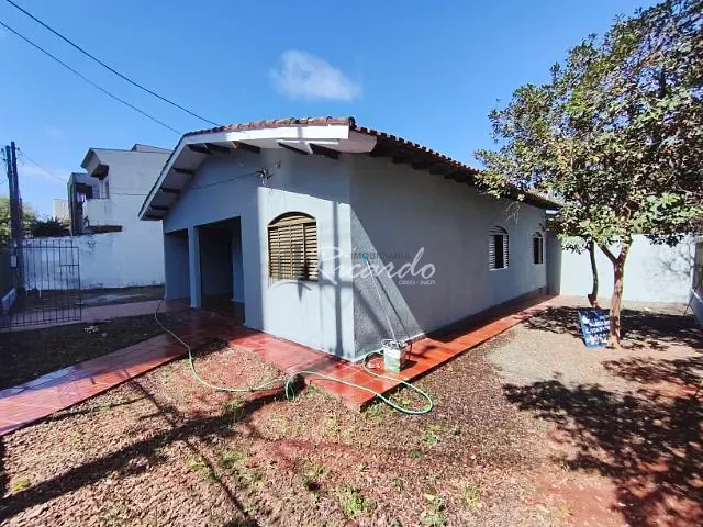 Casa 3 quartos e 1 banheiro, para alugar, no bairro Centro em Arapongas