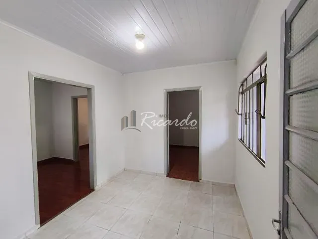 Casa 3 quartos e 1 banheiro, para alugar, no bairro Centro em Arapongas