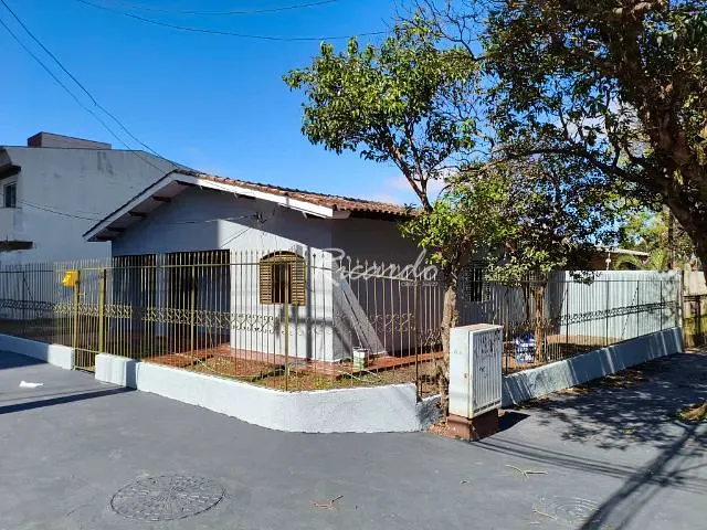 Casa 3 quartos e 1 banheiro, para alugar, no bairro Centro em Arapongas