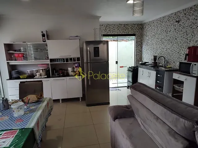 Casa com 200m² 3 quartos e 2 banheiros, à venda, no bairro Centro em Quiririm