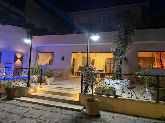 Casa com 760m² 4 quartos e 4 banheiros, à venda, no bairro Duarte Silveira em Petrópolis