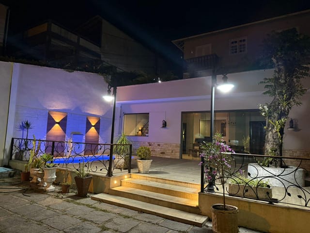 Casa com 760m² 4 quartos e 4 banheiros, à venda, no bairro Duarte Silveira em Petrópolis