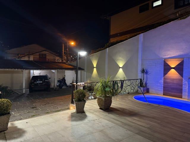 Casa com 760m² 4 quartos e 4 banheiros, à venda, no bairro Duarte Silveira em Petrópolis