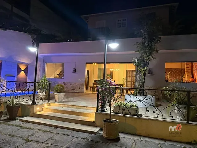 Casa com 760m² 4 quartos e 4 banheiros, à venda, no bairro Duarte Silveira em Petrópolis