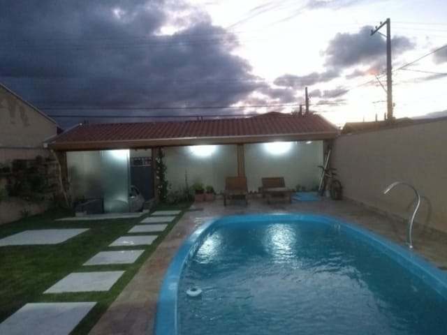 Casa com 250m² 1 quarto e 1 banheiro, à venda, no bairro Residencial e Comercial Cidade Jardim em Pindamonhangaba