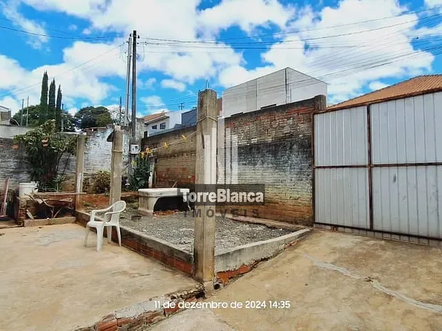 Casa com 296m² 5 quartos e 2 banheiros, à venda, no bairro Contorno em Ponta Grossa