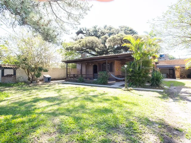 Casa com 300m² 3 quartos e 2 banheiros, à venda, no bairro Laranjal em Pelotas