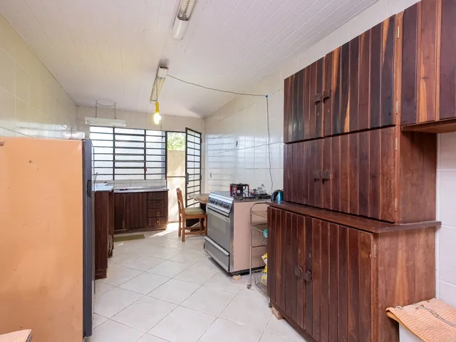Casa com 300m² 3 quartos e 2 banheiros, à venda, no bairro Laranjal em Pelotas