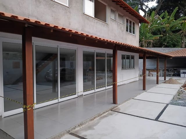Casa com 400m², à venda, no bairro Areal em Areal